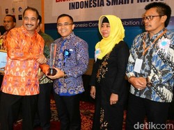 Permudah Layanan Publik, Banyuwangi Raih Indonesia Smart Nation Award