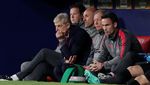 Malam Terakhir Wenger di Eropa Bersama Arsenal: Murung, Tertunduk, Gigit Jari
