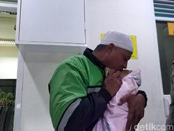 Bayi yang Dijaminkan Ibu Saat Tepergok Mencuri Diserahkan ke Ayahnya