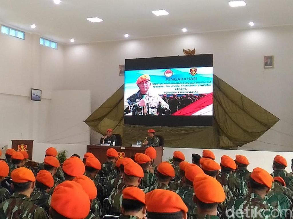 Menhan: Jangan Baru Masuk TNI Sudah Ingin Jadi Gubernur-Presiden Menhan: Jangan Baru Masuk TNI Sudah Ingin Jadi Gubernur-Presiden