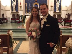 Pasangan Menikah Bertemu Lewat Tinder, Ada Kisah Mengagetkan di Baliknya