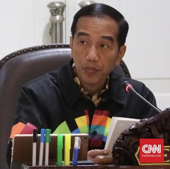 Bagi-bagi THR, Investasi Elektoral Jokowi Menuju Pilpres 2019