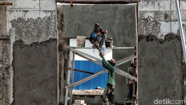 Pembangunan Musala di Kampung Akuarium