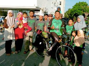 Salut! Pria Ini Nekat Bersepeda dari Malaysia ke Mekah untuk Naik Haji Salut! Pria Ini Nekat Bersepeda dari Malaysia ke Mekah untuk Naik Haji