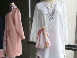 Kolaborasi dengan Cotton Ink, Mel Ahyar Rilis Baju Lebaran Harga Terjangkau