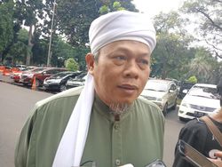 Al-Khaththath: Doakan Habib Rizieq Puasa di Indonesia