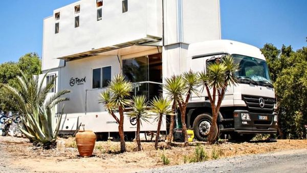Ada Truk Disulap Jadi Hotel, Isinya Mewah Banget