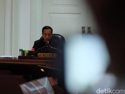 Jokowi Kumpulkan Menteri Bahas Percepatan Divestasi Freeport