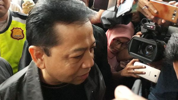 Foto: Ekspresi Novanto Saat Tiba di Lapas Sukamiskin