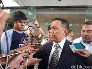 Diingatkan Ngabalin Soal SKT, FPI: Selama Tak Langgar Hukum Nggak Masalah Diingatkan Ngabalin Soal SKT, FPI: Selama Tak Langgar Hukum Nggak Masalah