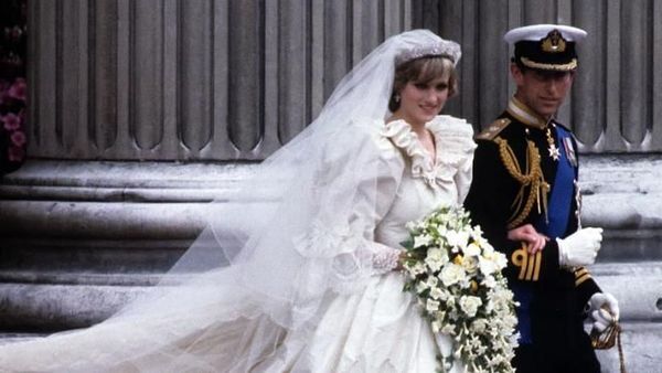 7 Gaun Pengantin Megah Putri Kerajaan Inggris yang Bikin Terkesima