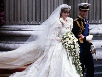 7 Gaun Pengantin Megah Putri Kerajaan Inggris yang Bikin Terkesima