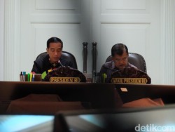Jokowi Menanti atau Tinggalkan JK?