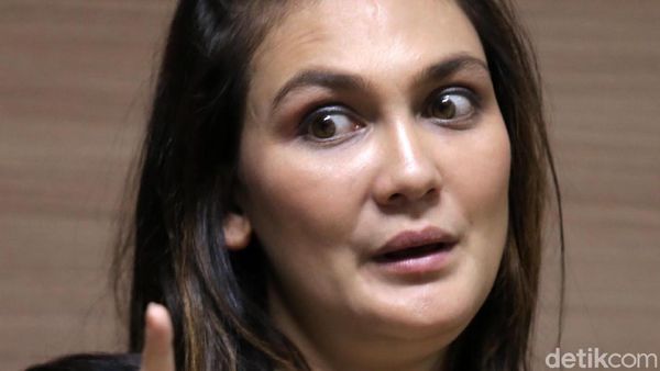 Beda Suzzanna Zaman Dulu dan Luna Maya (Suzzanna) Zaman Now