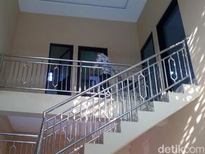 5 Jam Diperiksa KPK, Ini Pengakuan Eks Kasi Dinas PUPR Mojokerto 5 Jam Diperiksa KPK, Ini Pengakuan Eks Kasi Dinas PUPR Mojokerto