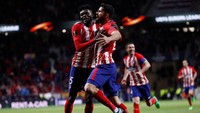 Gol Diego Costa membuat Arsenal lebih gencar laga dalam menyerang di babak kedua. Sementara Atletico merapatkan barisan pertahanan dengan baik. (Foto: Juan Medina/Reuters)