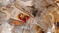 Ada foto Salah di bagian depan tutup lampu yang dijual di pasar. Wajar jika warga Mesir begitu mengidolakan Salah saat ini. (Amr Abdallah Dalsh/Reuters)