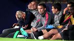 Malam Terakhir Wenger di Eropa Bersama Arsenal: Murung, Tertunduk, Gigit Jari
