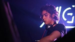 Melihat Penampilan Al Ghazali saat Nge-DJ