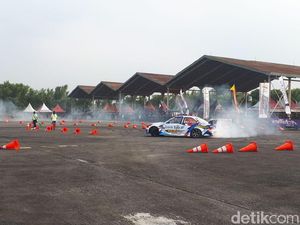Mobil LCGC Bisa Buat Ngesot Tidak? Mobil LCGC Bisa Buat Ngesot Tidak?