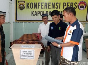 DNA Identik Anaknya, Kerangka Sopir Go-Car di Palembang Dimakamkan DNA Identik Anaknya, Kerangka Sopir Go-Car di Palembang Dimakamkan