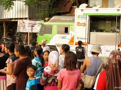 Ada Food Truck Bagi-bagi Makanan Gratis di Kampung Pemulung