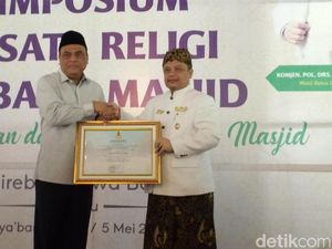 Wakapolri Diganjar Penghargaan Khalifah Pranata Tajug Wakapolri Diganjar Penghargaan Khalifah Pranata Tajug