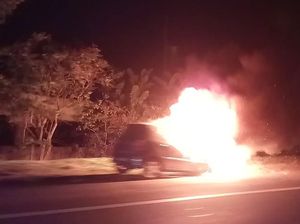 Mobil Terbakar di Ruas Tol Purbaleunyi