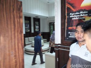 Ibunda Rizky Klarifikasi Kematian Anaknya di Monas ke Polda Metro