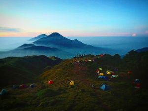 Antara Gunung Prau, Sumbing dan Sindoro