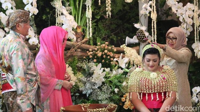 Mufidah Kalla Hadiri Siraman Putri Tutut Soeharto  Update 