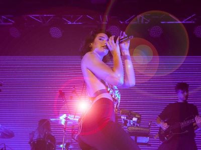 Begini Serunya Konser Dua Lipa di Malaysia