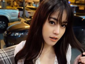 Terpikat Tukang Cukur Cantik dan Seksi yang Buat Pria Betah di Salon Terpikat Tukang Cukur Cantik dan Seksi yang Buat Pria Betah di Salon