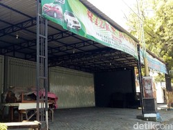 KPK Sita 15 Mobil dari Showroom di Mojokerto, Ini Sosok Pemiliknya