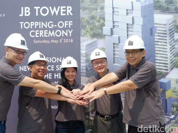 Tutup Atap JB Tower
