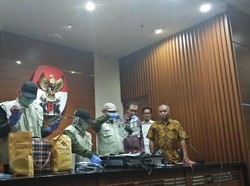 KPK Sita Emas 1,9 Kg dan Rp 1,8 Miliar Saat OTT Amin Santono
