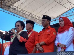 Megawati Kampanyekan Tb Hasanuddin-Anton Charliyan di Cirebon