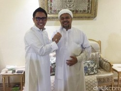 Bertemu Habib Rizieq di Makkah, Eko Patrio: Kangen-kangenan