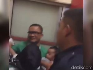 Viral, Seorang Ibu dan Remaja Putri Ribut di ATM karena Antre