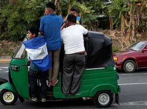Foto: Pakai Bajaj, Warga Nikaragua Protes Sistem Pensiun