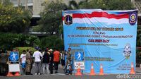 Spanduk Larangan Atribut Politik Terpampang di CFD