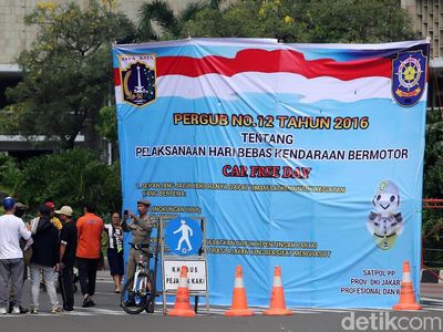 Spanduk Larangan Atribut Politik Terpampang di CFD
