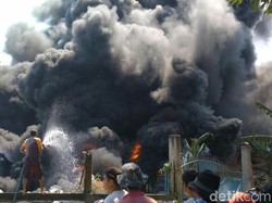 Pabrik Penggilingan Plastik di Purworejo Ludes Terbakar