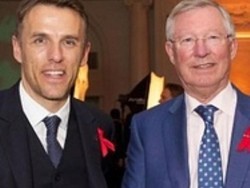 Mantan gelandang Manchester United, Phil Neville, juga memberikan dukungan terhadap Sir Alex Ferguson. (instagram)