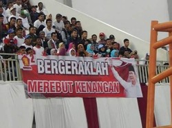 Mencari Pembuat Spanduk Prabowo Merebut Kenangan yang Viral