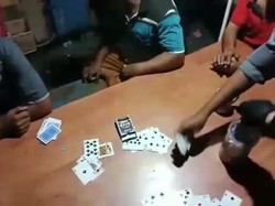 Video Polisi Gerebek Judi Remi di Terminal Pulo Gadung