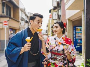 Bikin Gagal Fokus! 10 Gaya Kulineran Si Ganteng Billy Davidson