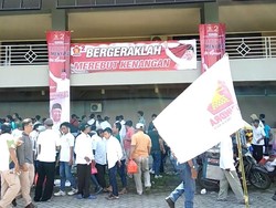 Ada 2 Spanduk Prabowo Bergerak Merebut Kenangan, Pencetak Dicari