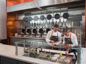 Restoran Ini Pakai Robot untuk Memasak Restoran Ini Pakai Robot untuk Memasak
