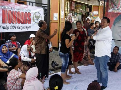 Charles Honoris Serap Aspirasi Warga Tambora
